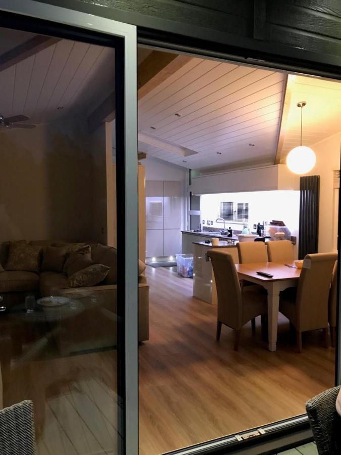 R11 Lake View, Fallbarrow Holiday Park Otel Bowness-on-Windermere Dış mekan fotoğraf